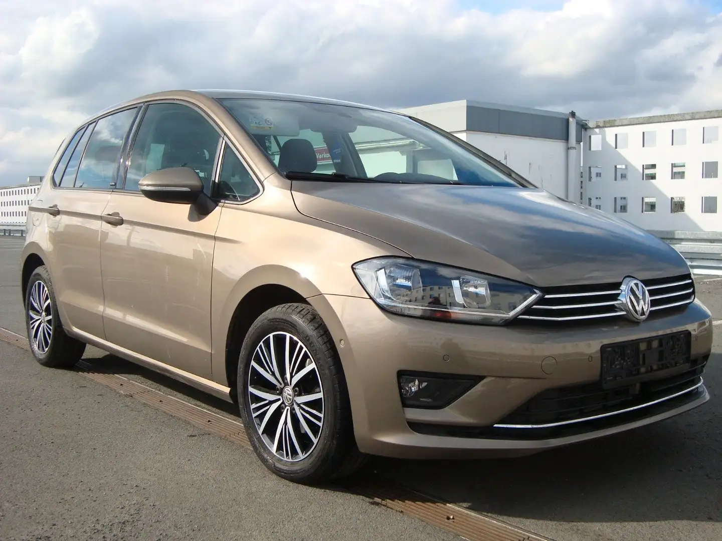 Volkswagen Golf Sportsvan VII Allstar Automatik,Navi,ACC Altın - 1
