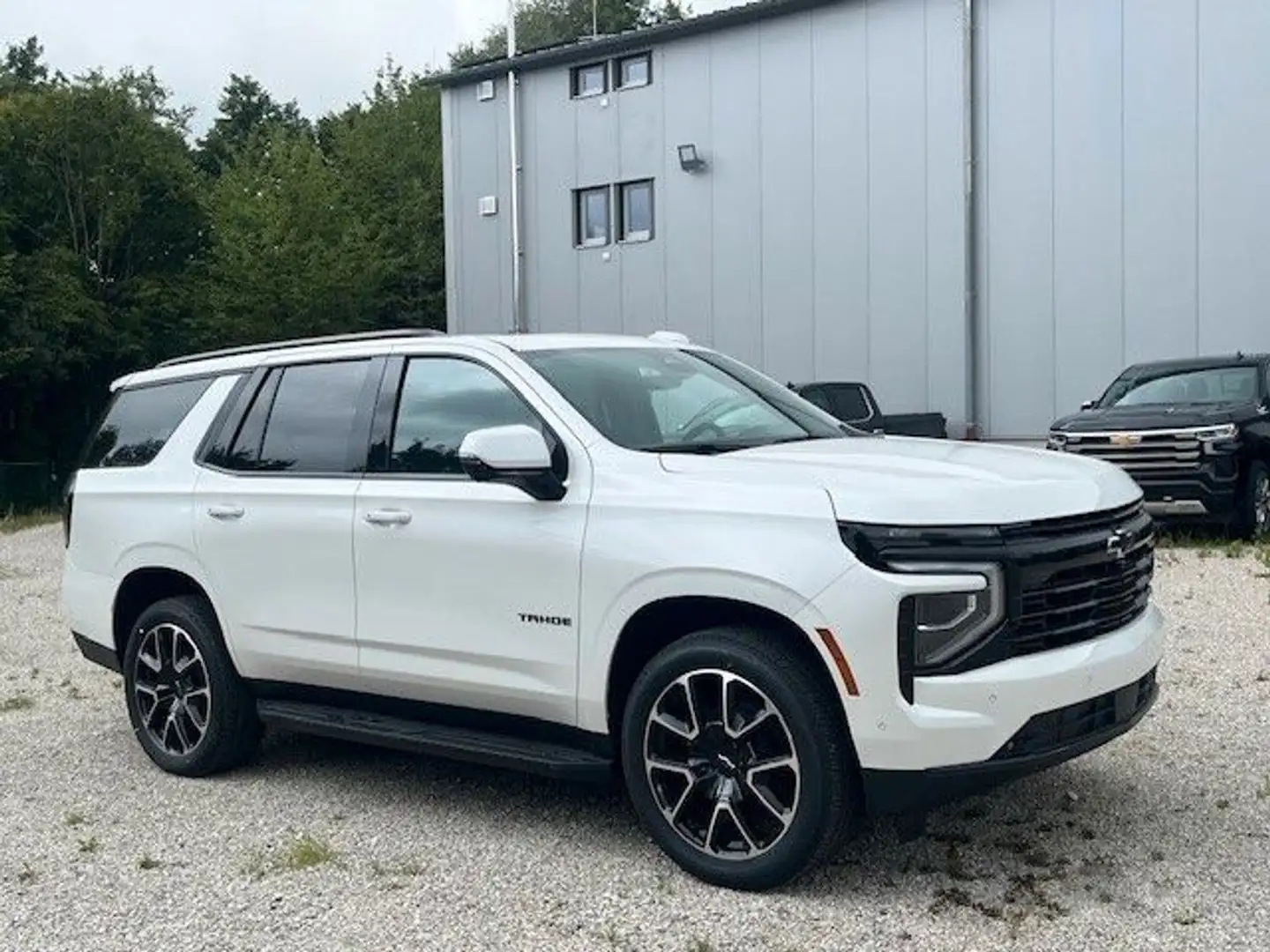 Chevrolet Tahoe RST 6.2l V8 22" Räder MY 2025 Biały - 1