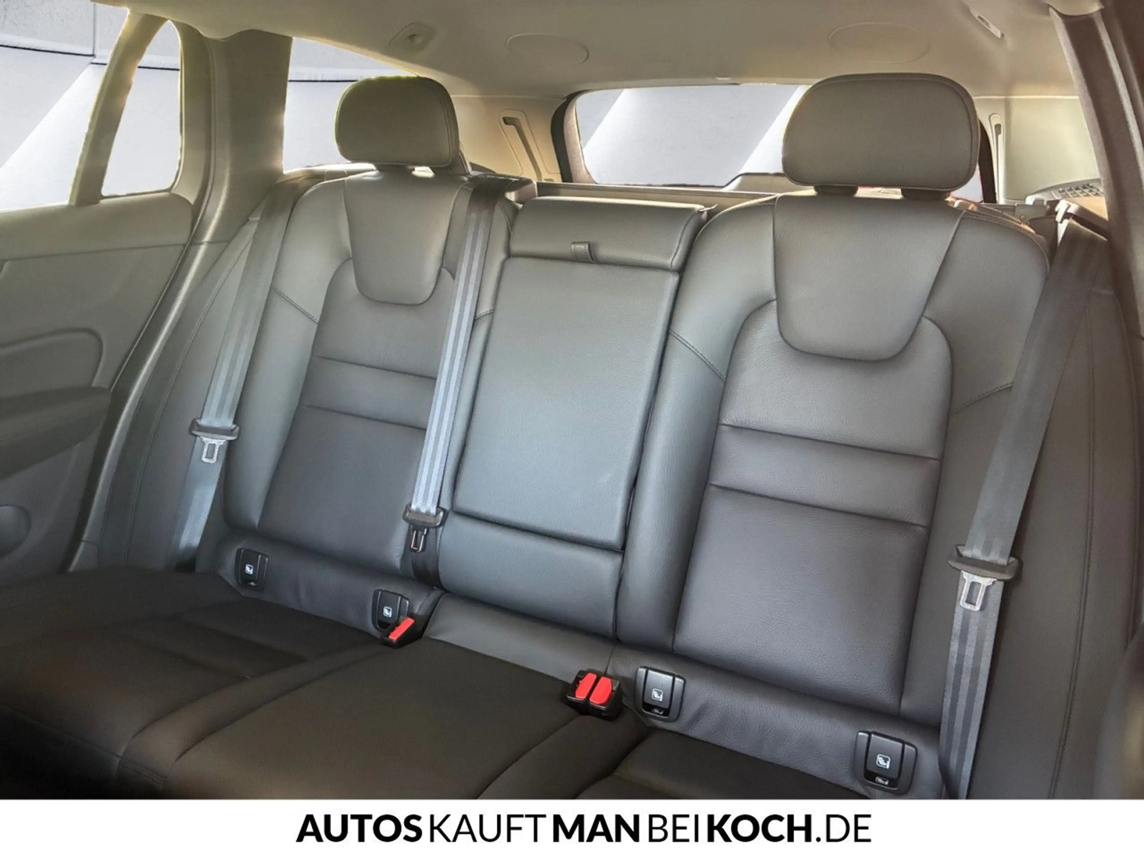Volvo V60 B4 B Plus Dark ACC BLIS 360° H/K Notrad 4xSHZ — photo 8