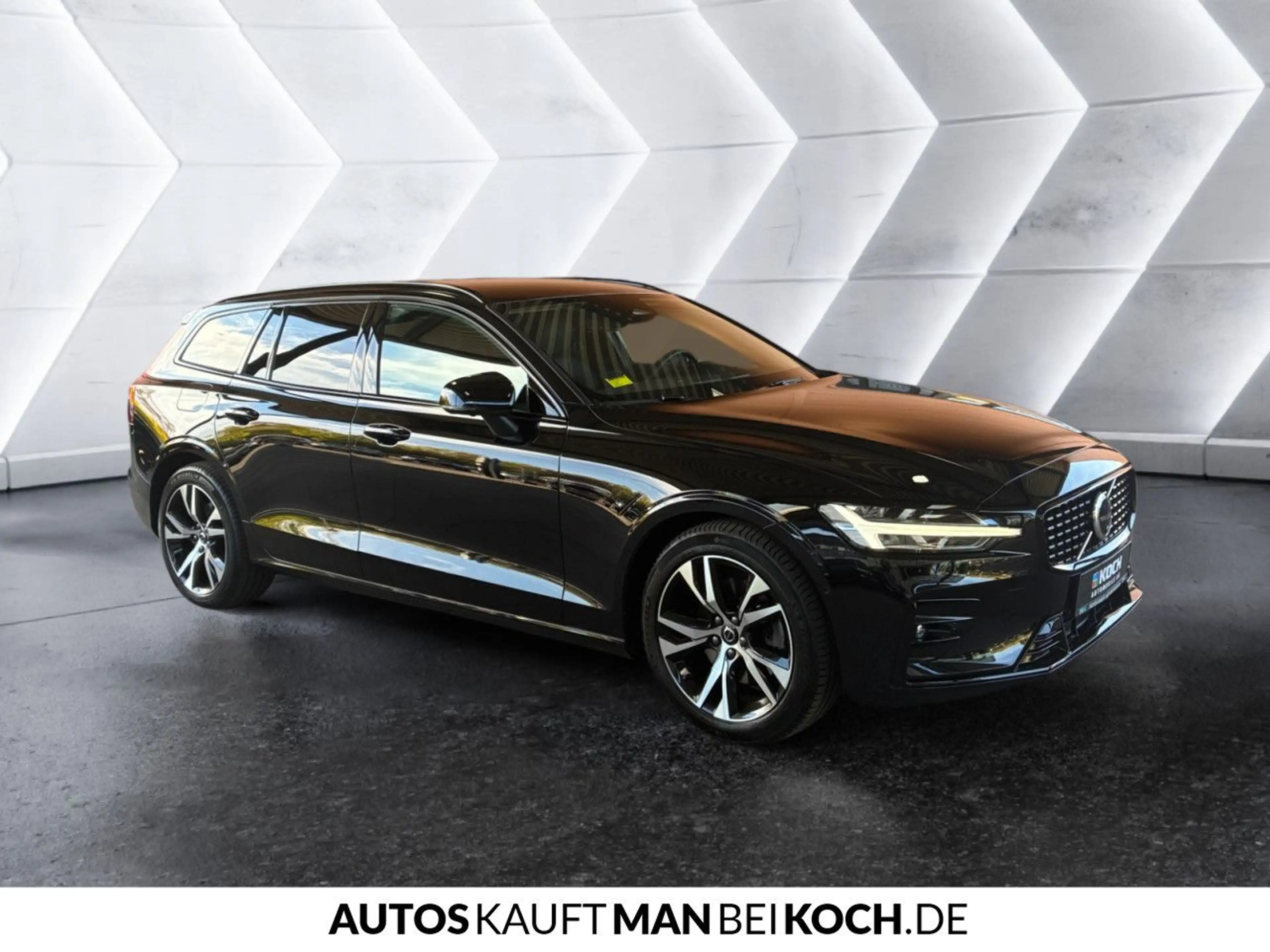 Volvo V60 B4 B Plus Dark ACC BLIS 360° H/K Notrad 4xSHZ — photo 6