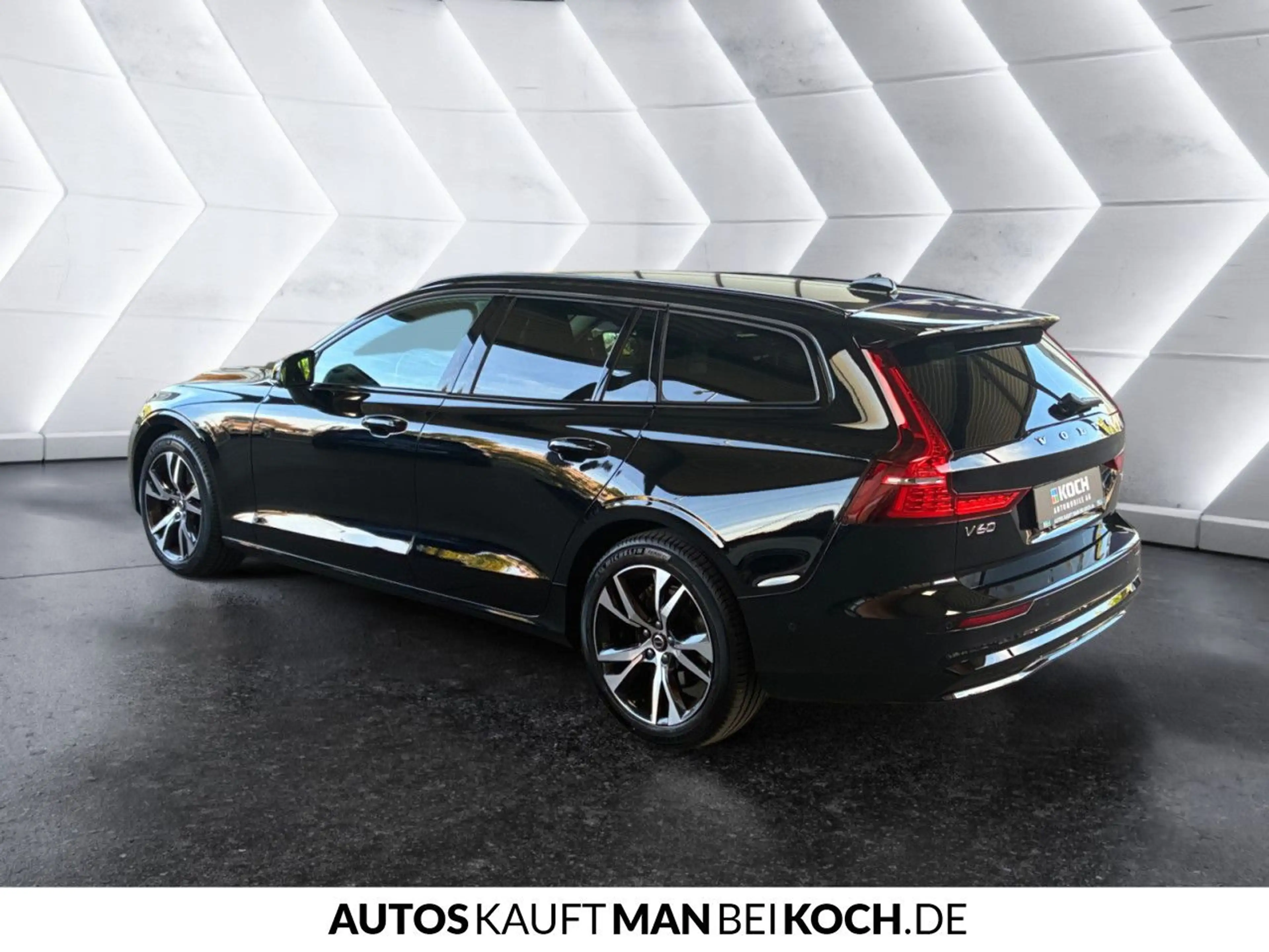 Volvo V60 B4 B Plus Dark ACC BLIS 360° H/K Notrad 4xSHZ — photo 4
