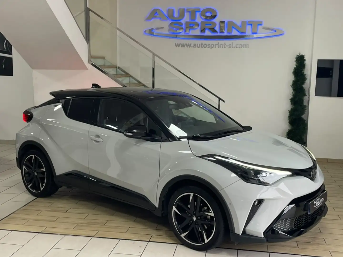 Toyota C-HR 180H GR Sport Gris - 2