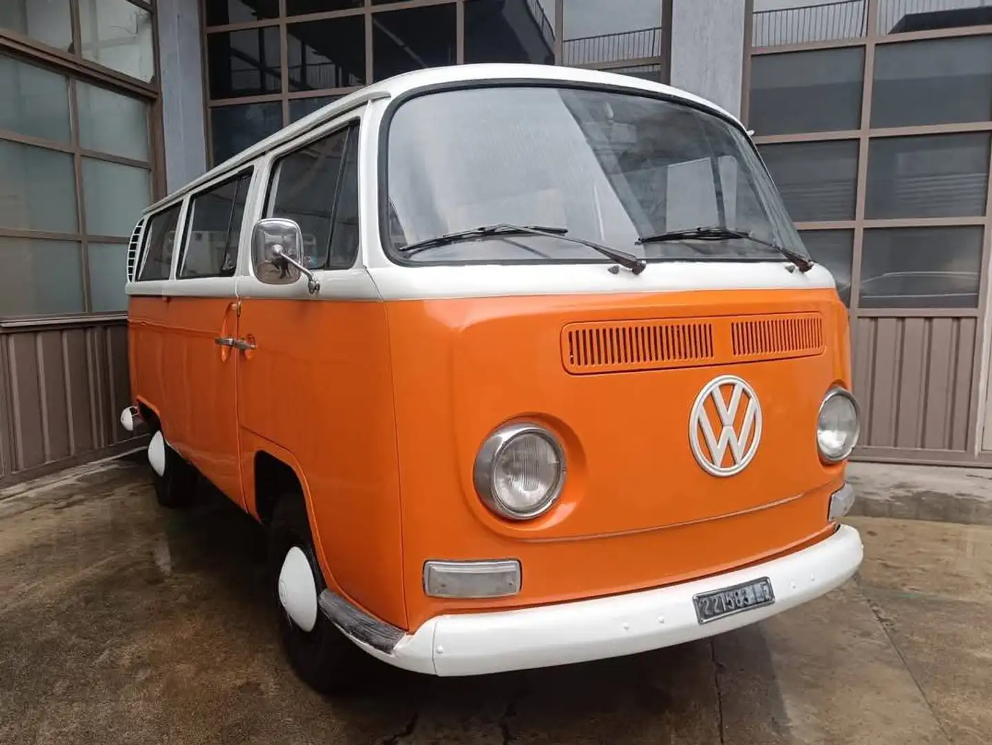 Volkswagen T2 Naranja - 2