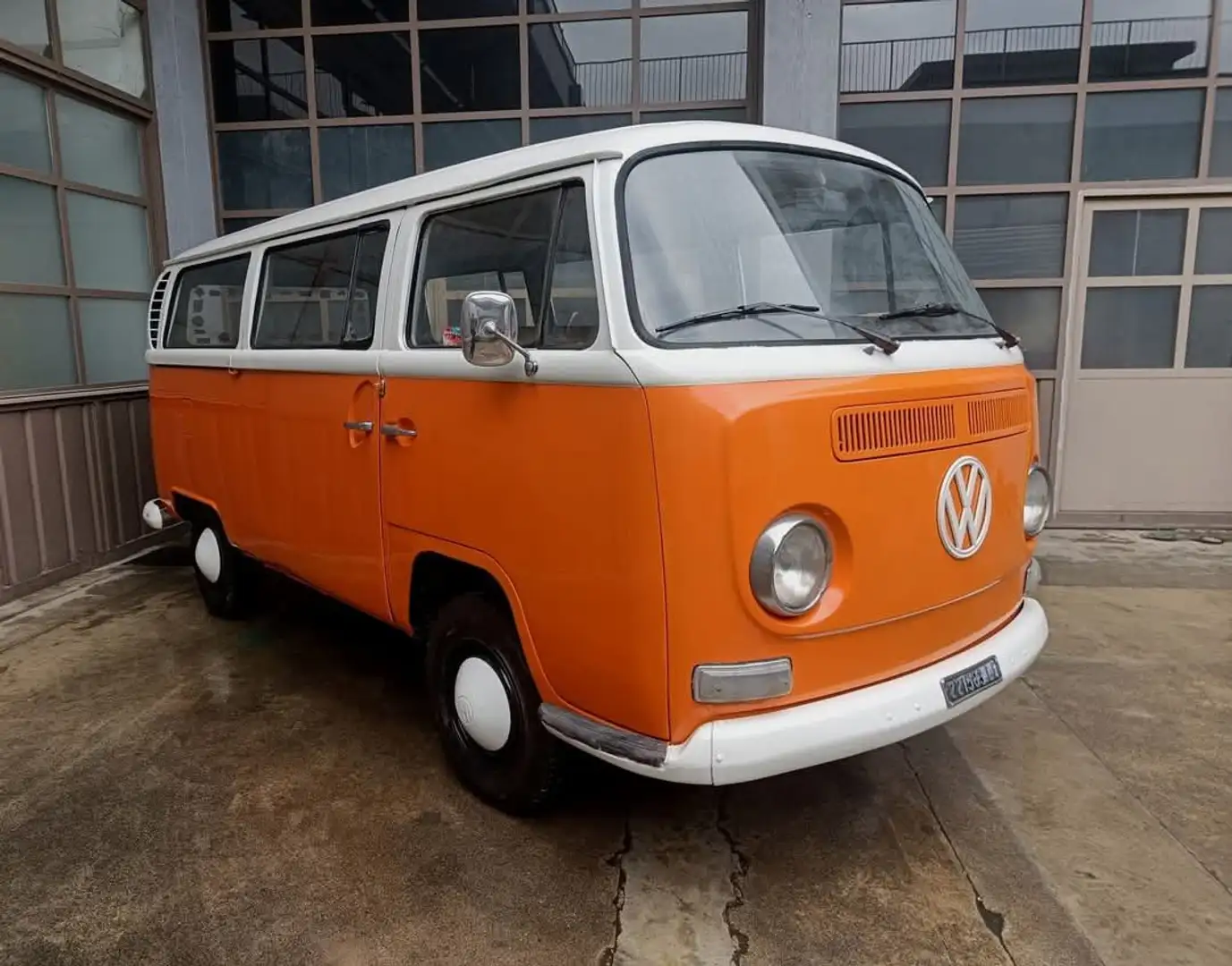 Volkswagen T2 Naranja - 1