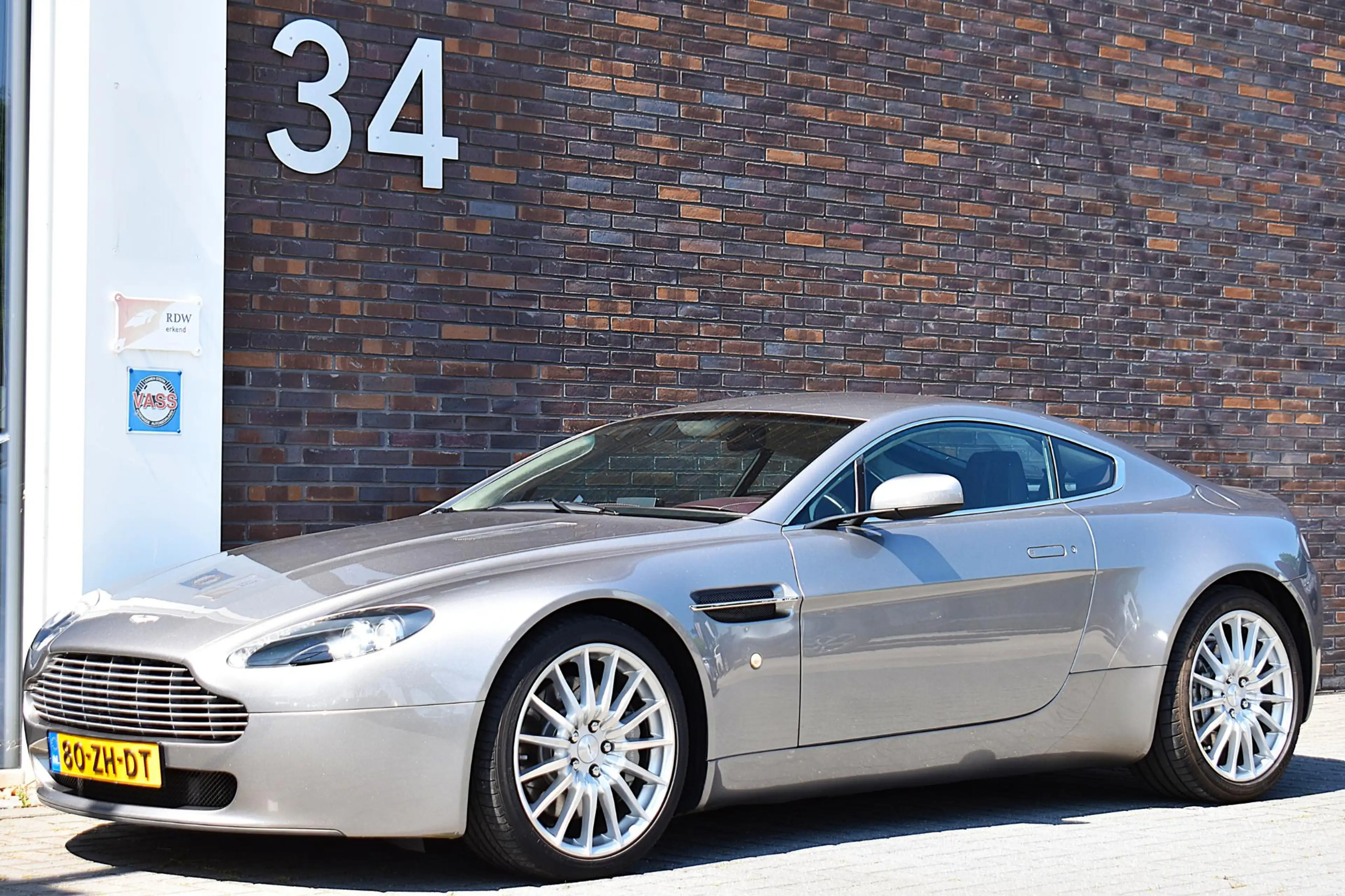 Aston Martin Vantage V8 4.3 V8 Sportshift — photo 3