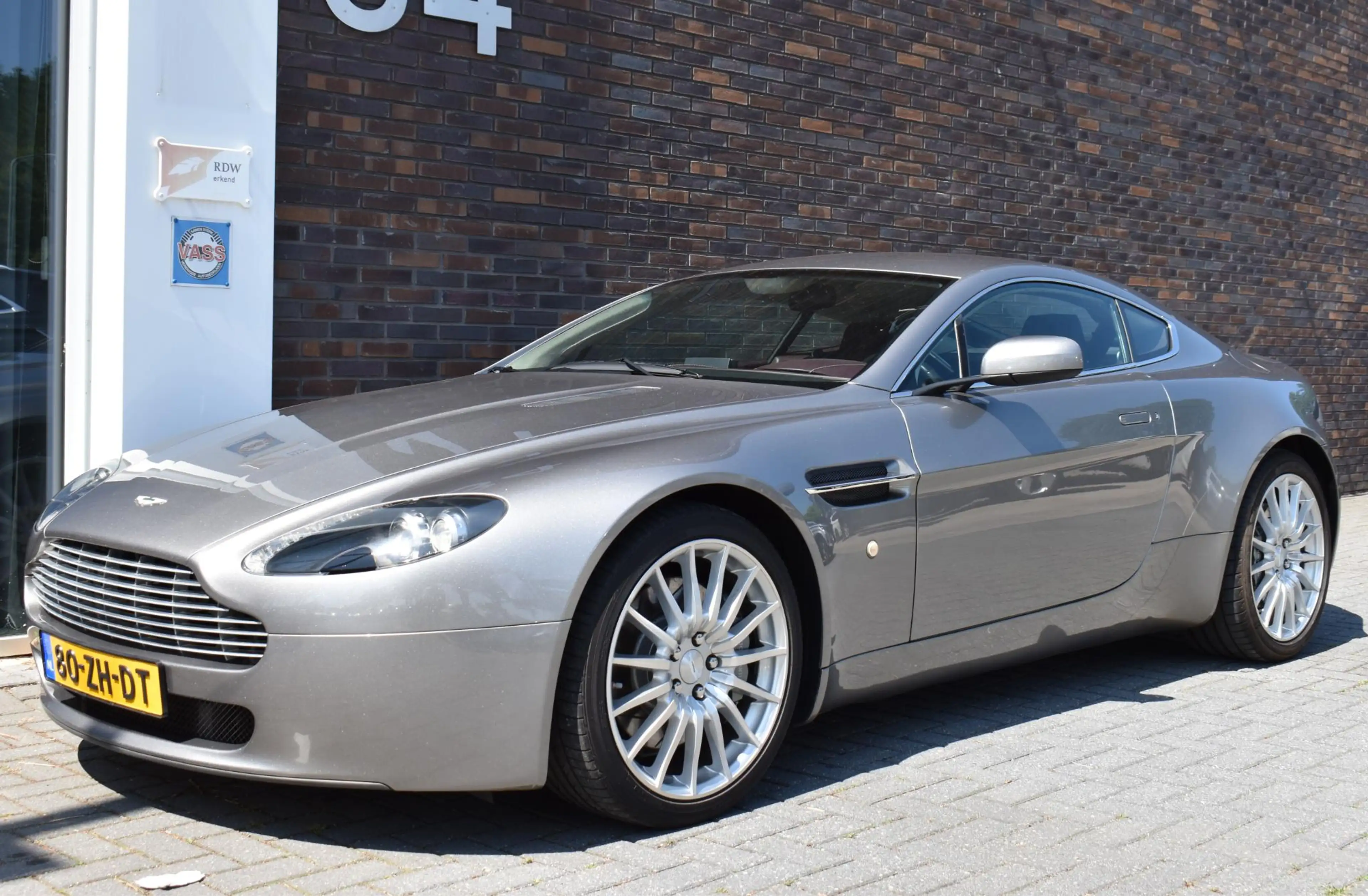 Aston Martin Vantage V8 4.3 V8 Sportshift — photo 15