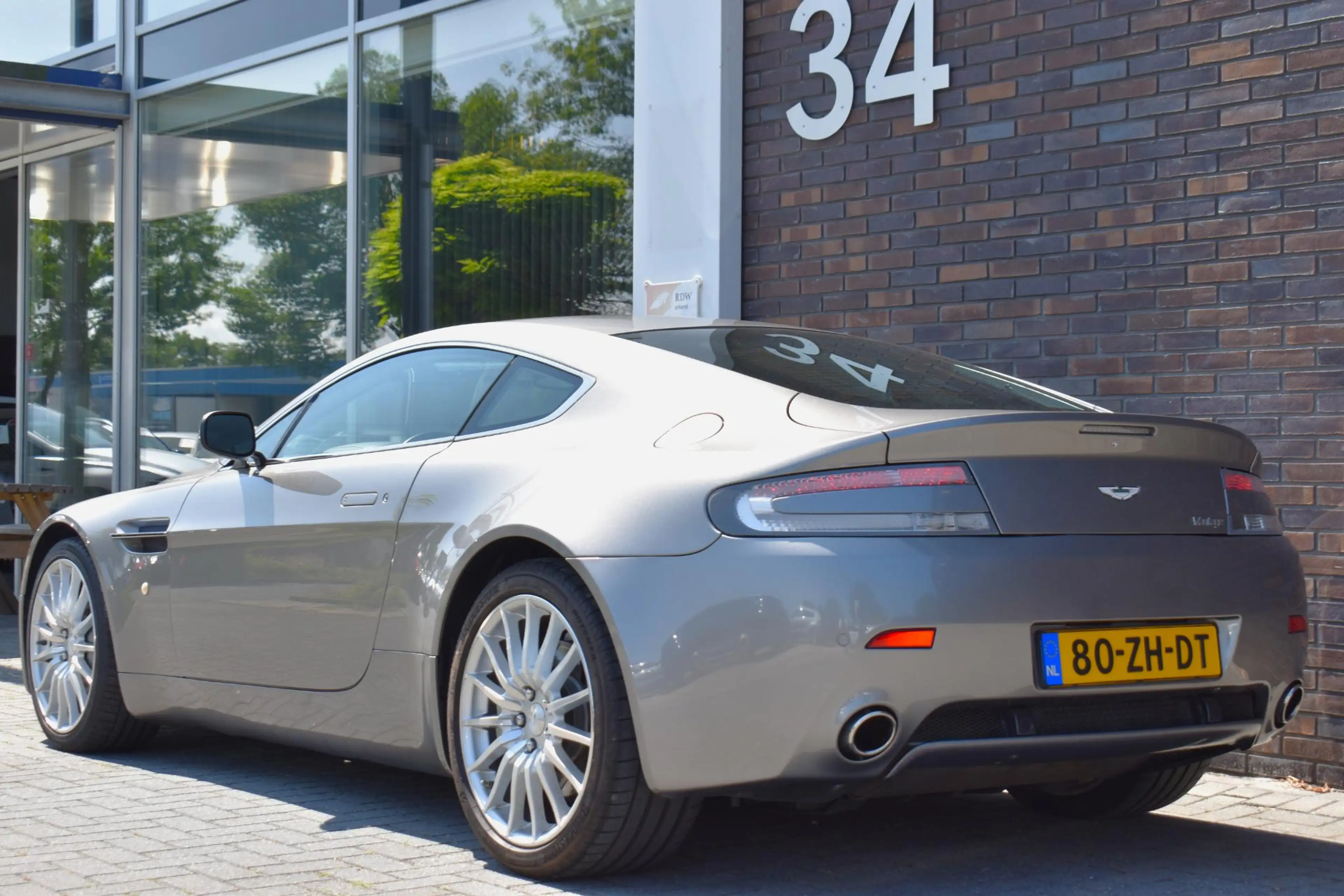 Aston Martin Vantage V8 4.3 V8 Sportshift — photo 2