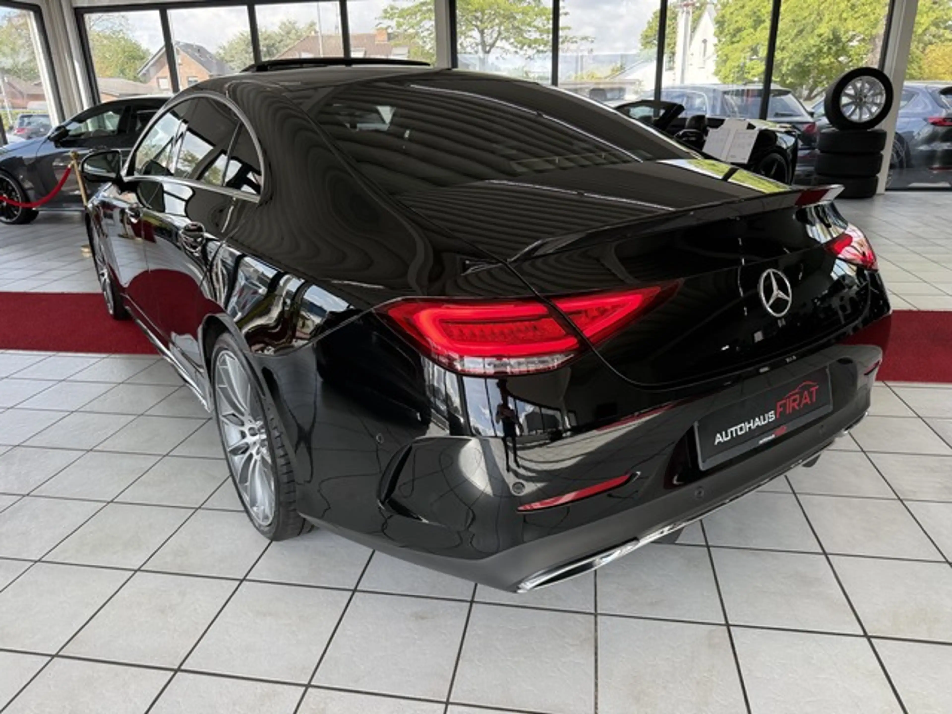 Mercedes-Benz CLS 300 d AMG Line LED+Kamera+SD+Leder+Navi+Memory — photo 2