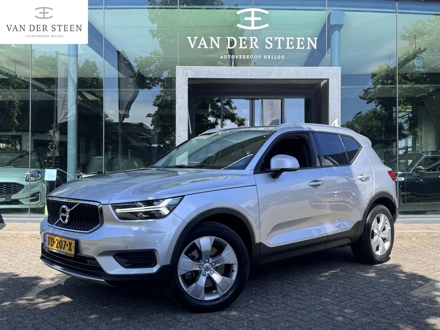 Volvo XC40 2.0 T4 Momentum Adapt. Cruise l Apple CarPlay l Ca Gris - 1