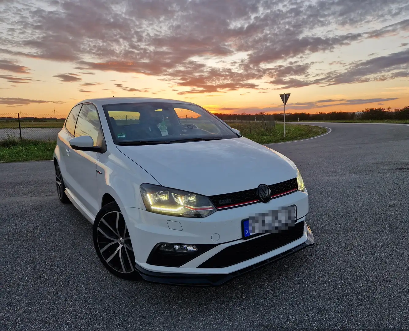 Volkswagen Polo GTI Polo 1.8 TSI (Blue Motion Technology) GTI Biały - 1