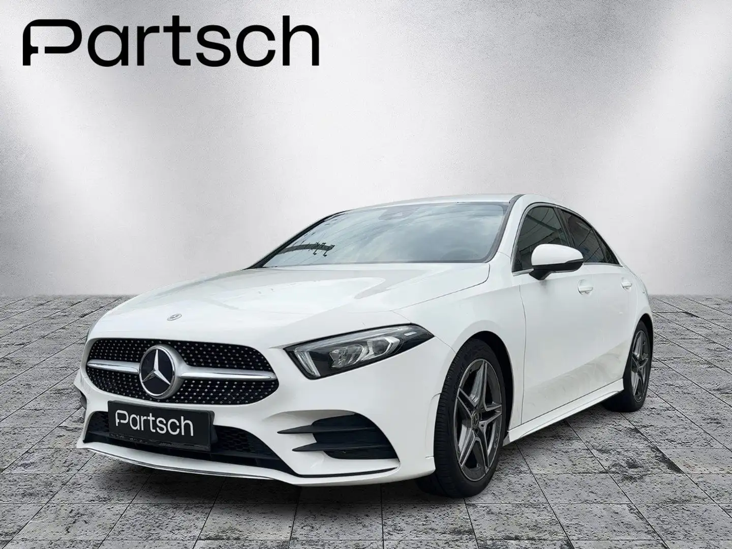 Mercedes-Benz A 180 Limousine AMG Line RFK SH Weiß - 1