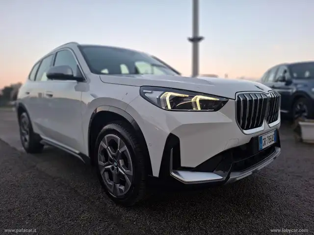BMW X1 view 3