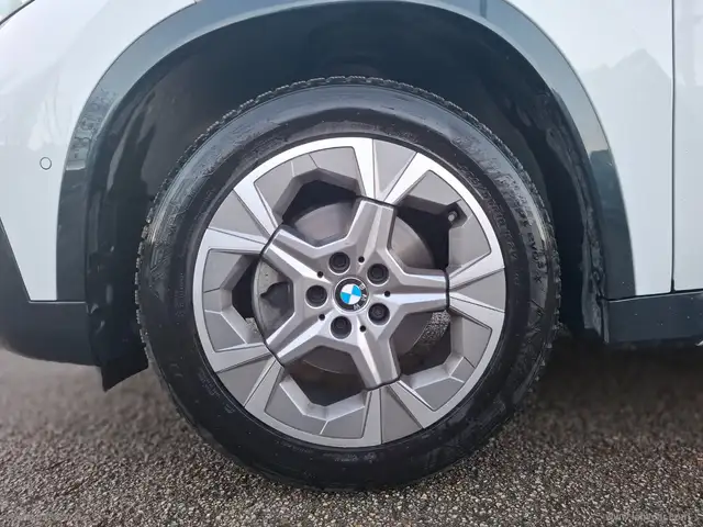 BMW X1 view 4