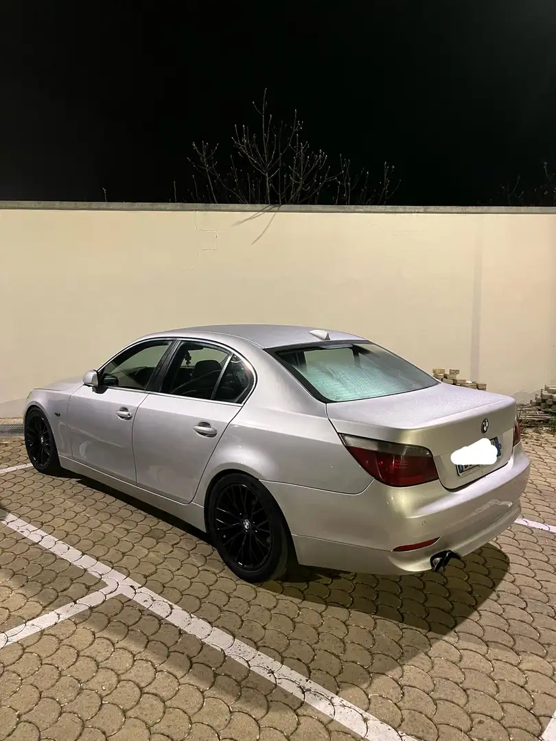 BMW 530 530d E60 - 1