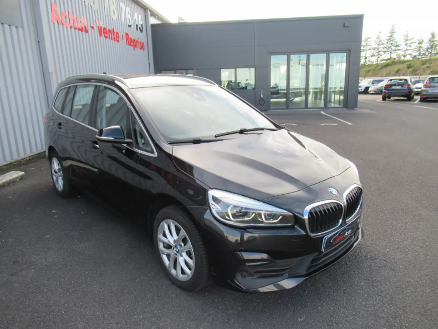 BMW 218 (F46) 218DA 150CH BUSINESS DESIGN Noir - 2