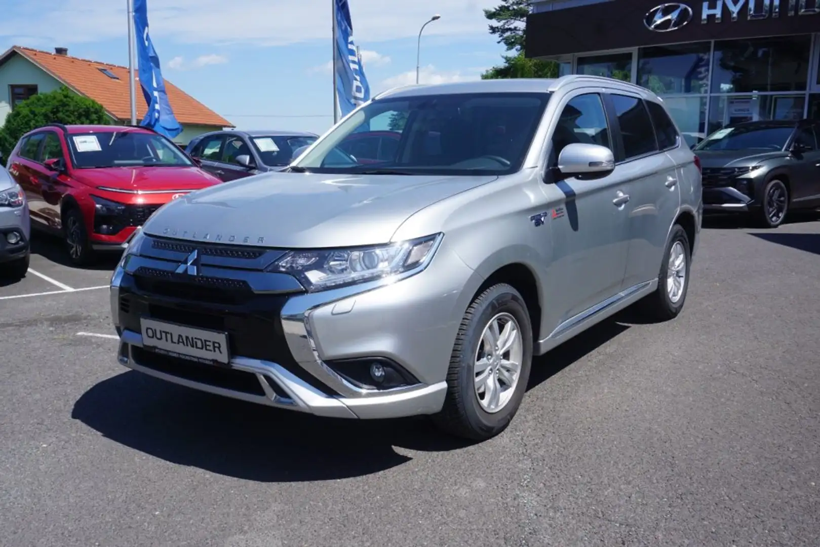 Mitsubishi Outlander PHEV 2,4 4WD Intense 20 Argento - 1
