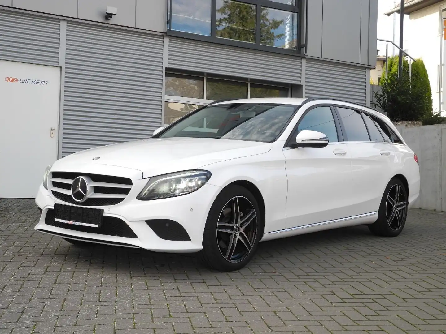 Mercedes-Benz C 200 d T *Multibeam*Distronic*Comand*Kamera* Weiß - 1