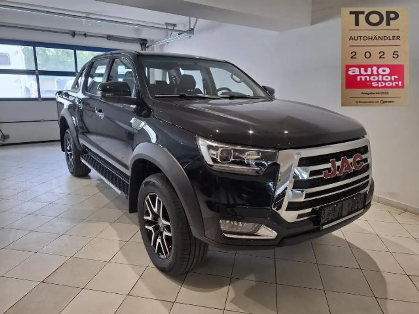 JAC T8 Pro 4x4 2.4L MT Doka Black - 1