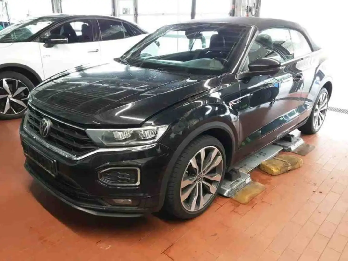 Volkswagen T-Roc 1.5 TSI ACT OPF DSG R-Line Schwarz - 2