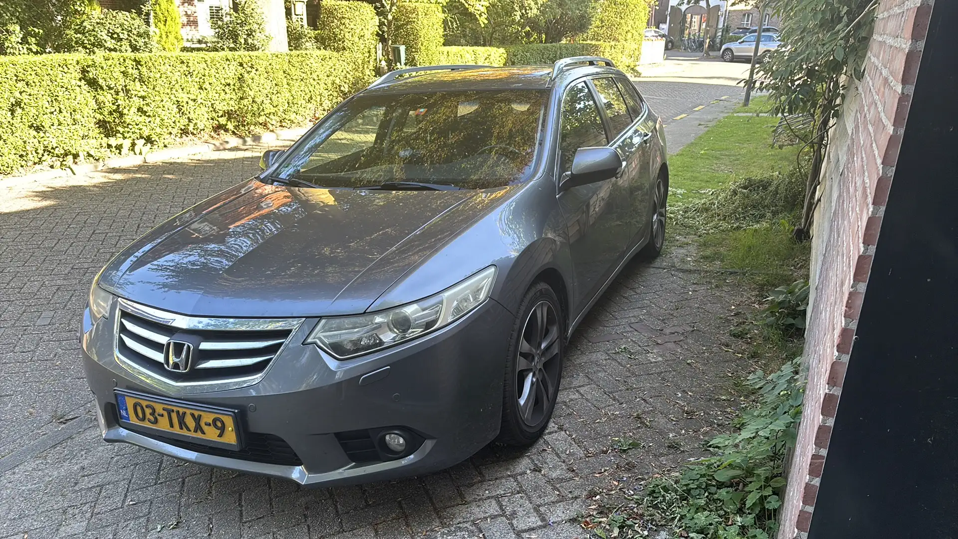 Honda Accord 2.0 Lifestyle Gris - 1