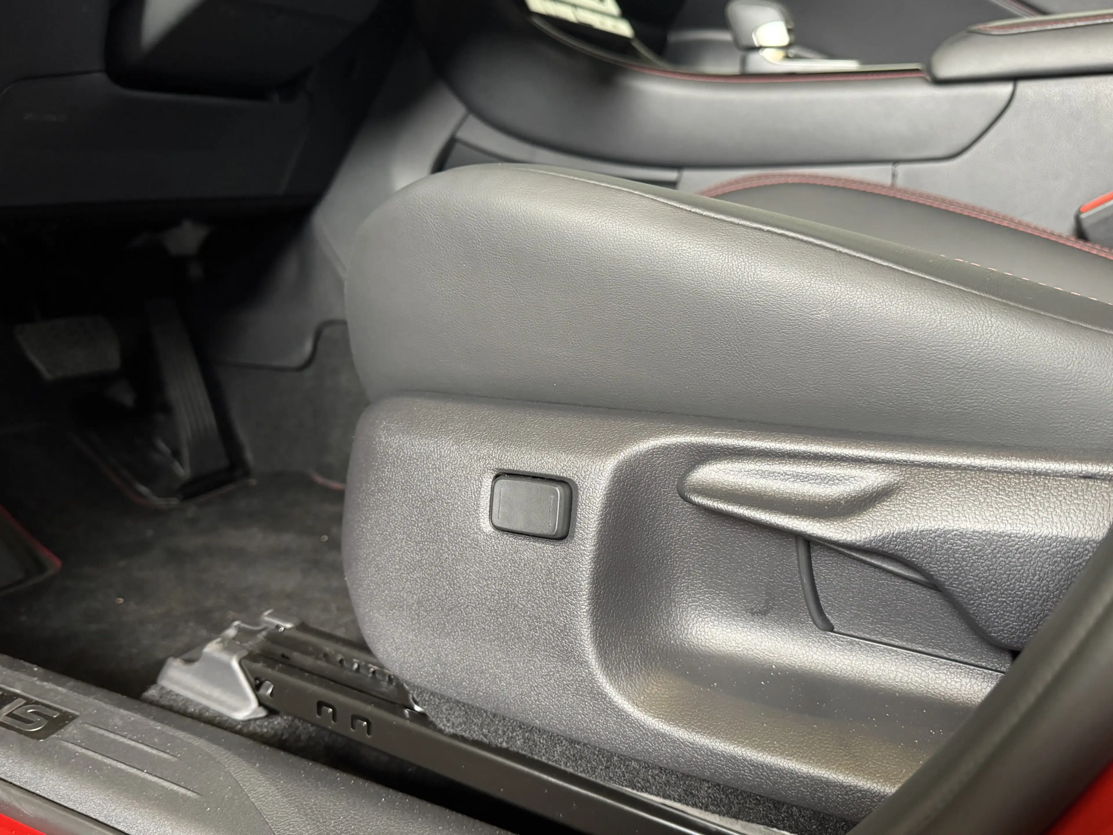 Lexus LBX Emotion 2WD + Advanced Pack | Mark Levinson | HUD — photo 7