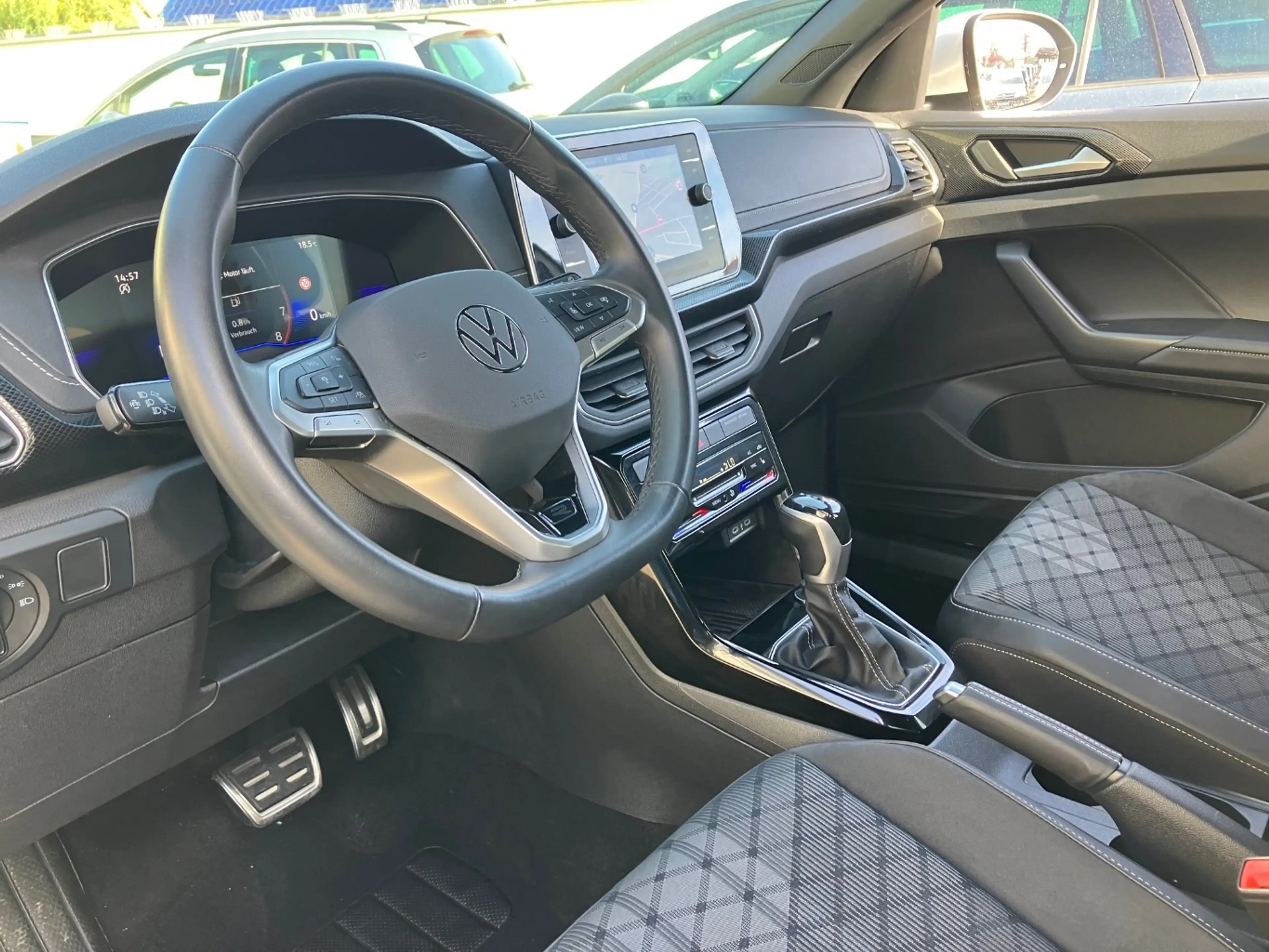 Volkswagen T-Cross 1.5 TSI ACT R-Line DSG DigiCockp Matrix — photo 7