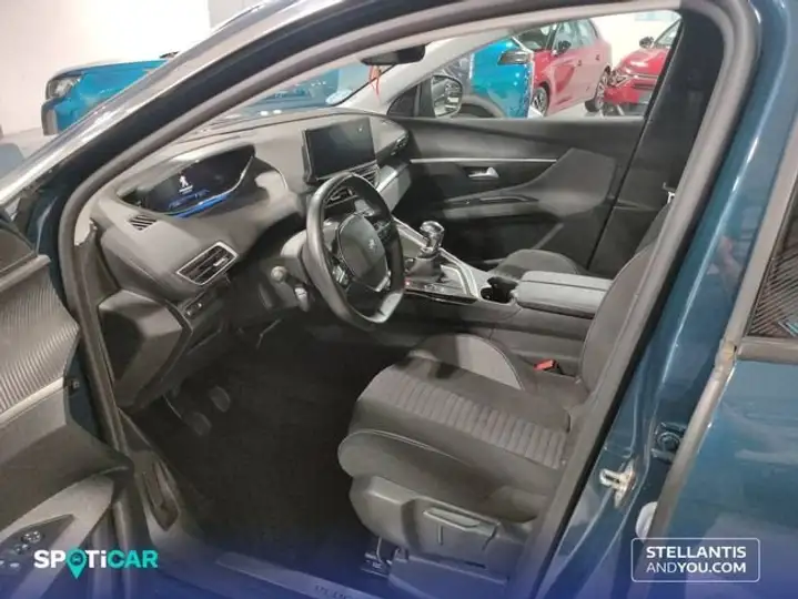 Peugeot 3008 1.2 PureTech S&S Style (2021) 2021, foto 9