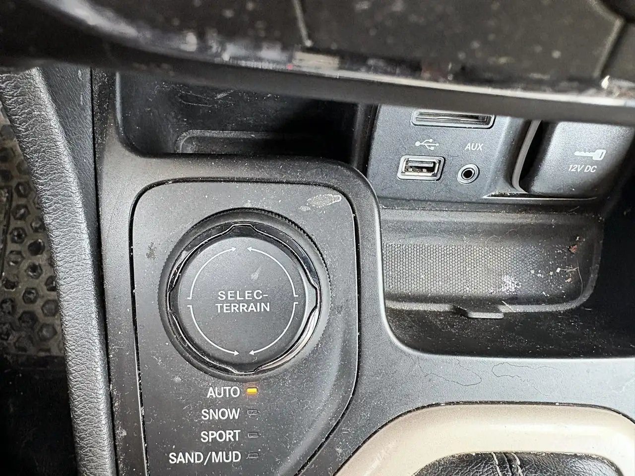 Jeep Cherokee снимка Jeep Cherokee