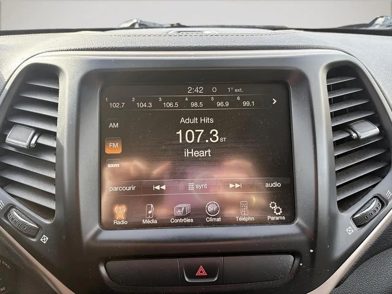 Jeep Cherokee снимка Jeep Cherokee