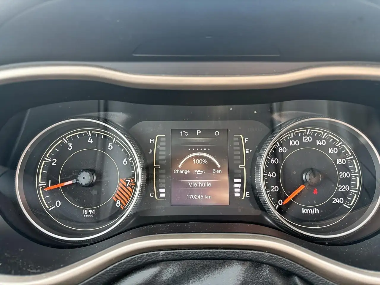 Jeep Cherokee снимка Jeep Cherokee
