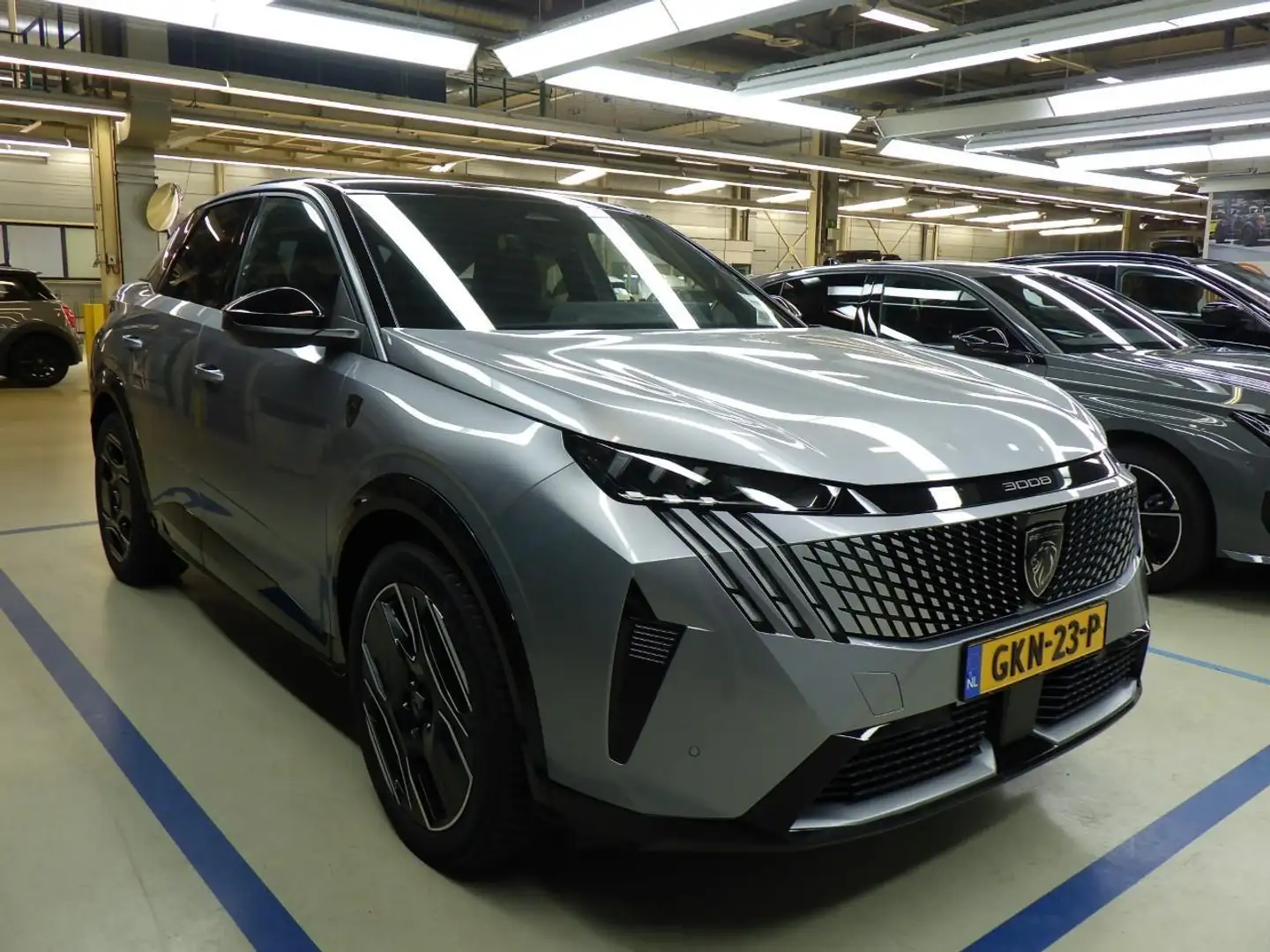 Peugeot 3008 e-3008 GT Avantage 73 kWh Focal audio Grijs - 2