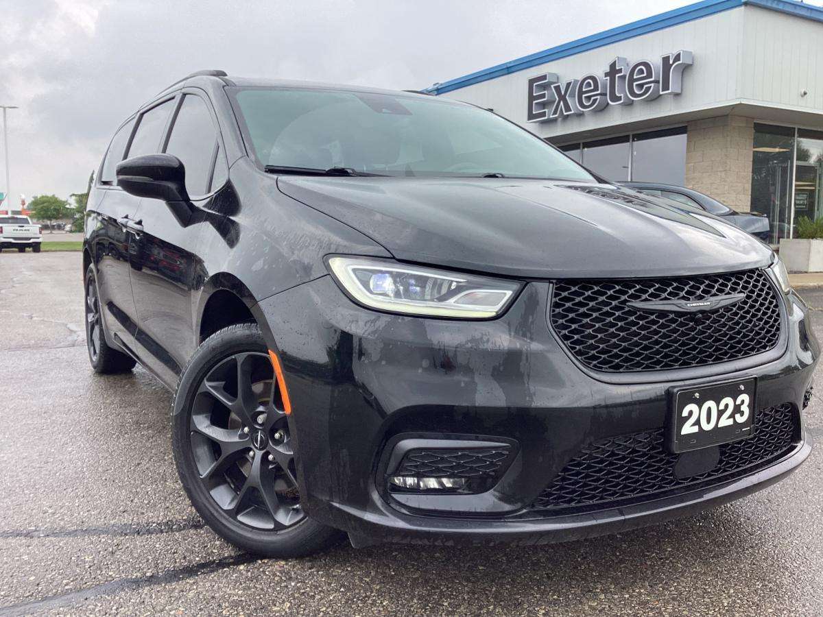 2023 Chrysler Pacifica Touring L AWD S-Apperance