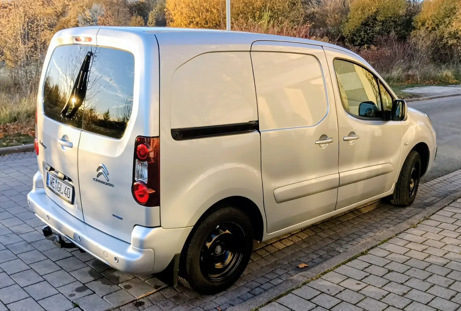 Citroen Berlingo L1 1.6 BlueHDi 100 Business 46.800 Km/2016 Silber - 2