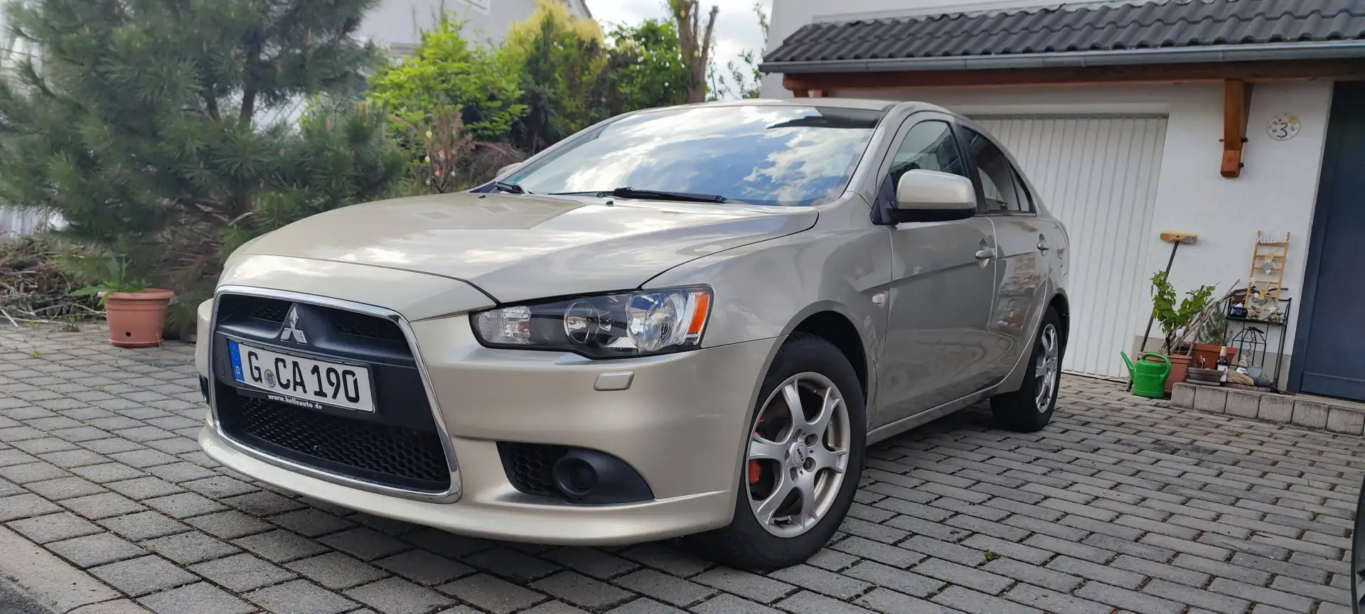 Mitsubishi Lancer Lancer 1.8Inform Złoty - 1