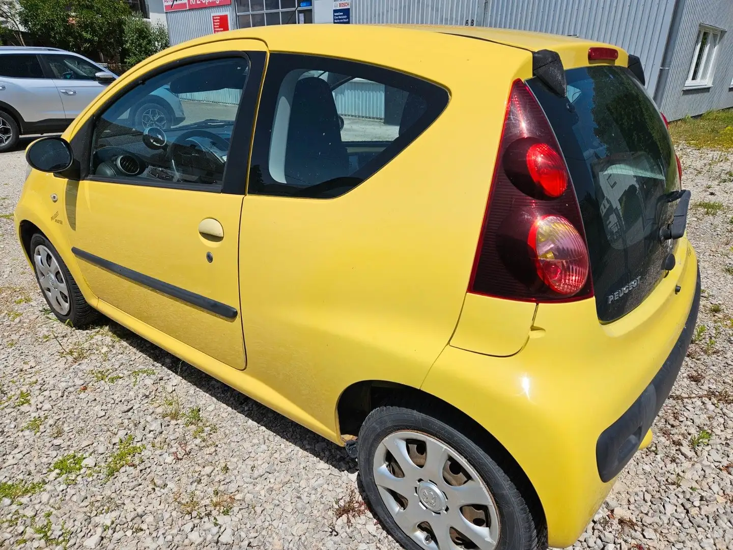 Peugeot 107 Active Jaune - 2