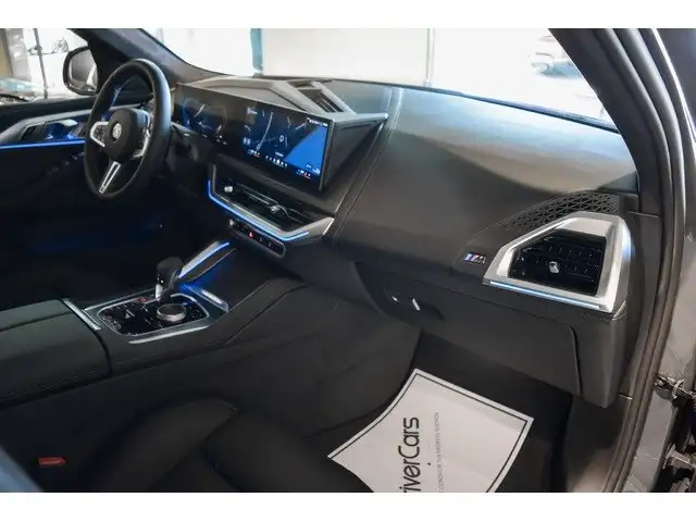 BMW XM view 4