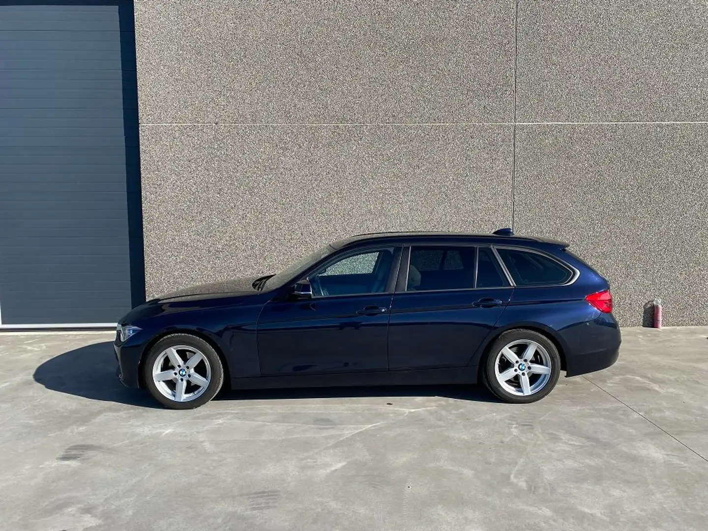 BMW 320 dAS ED Edition - Origine BELGE - Carnet - garantie Bleu - 2