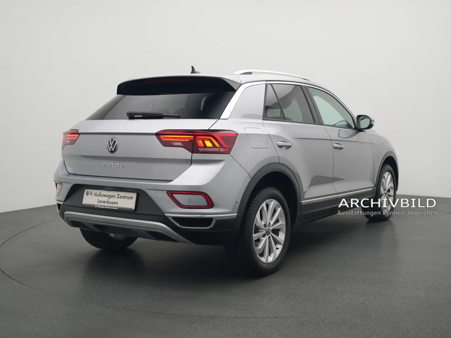 Volkswagen T-Roc R-Line DSG ACC AHK NAVI VIRT KAM Silber - 2