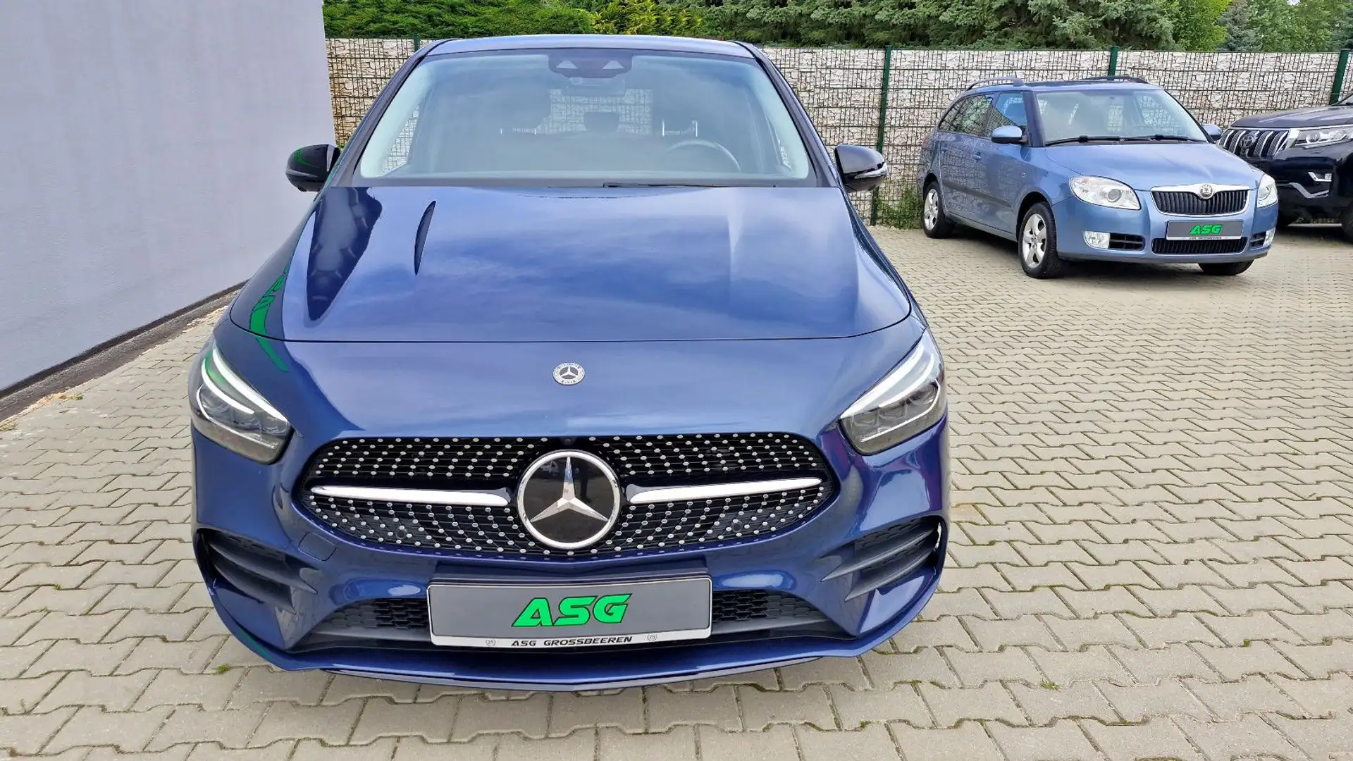 Mercedes-Benz B 220 AMG Line - Pano. / Burmester / MBUX / LED Blau - 2