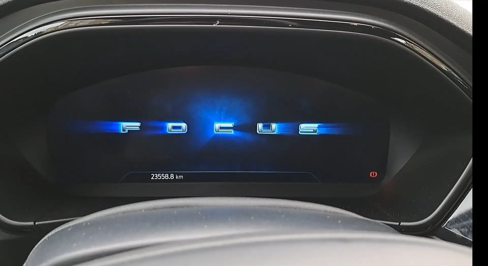 Ford Focus 1.0 Turbo ST Line X Hybrid Wit - 1