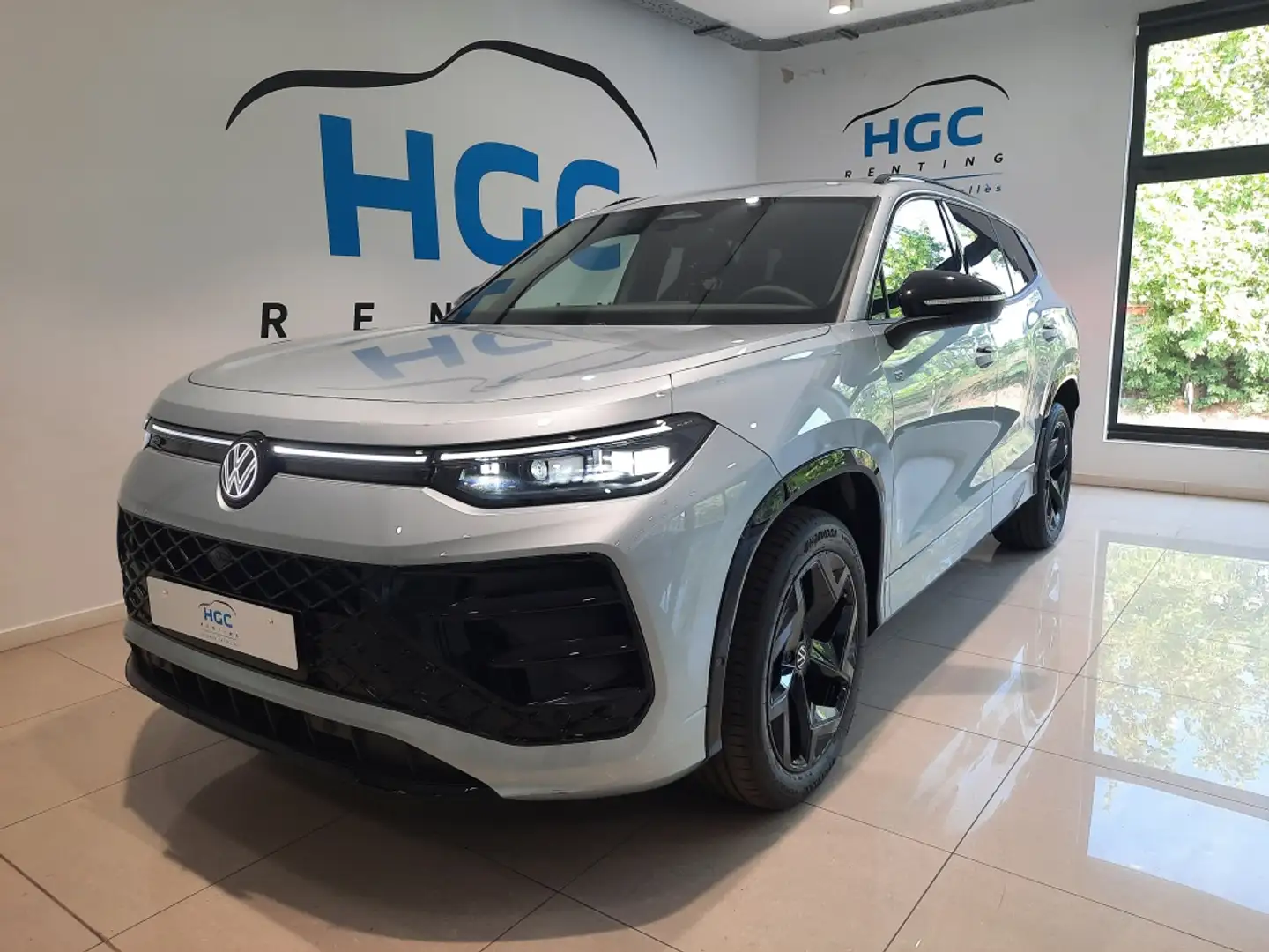 Volkswagen Tayron 2.0 TDI DSG7 110kW R-Line Plateado - 1