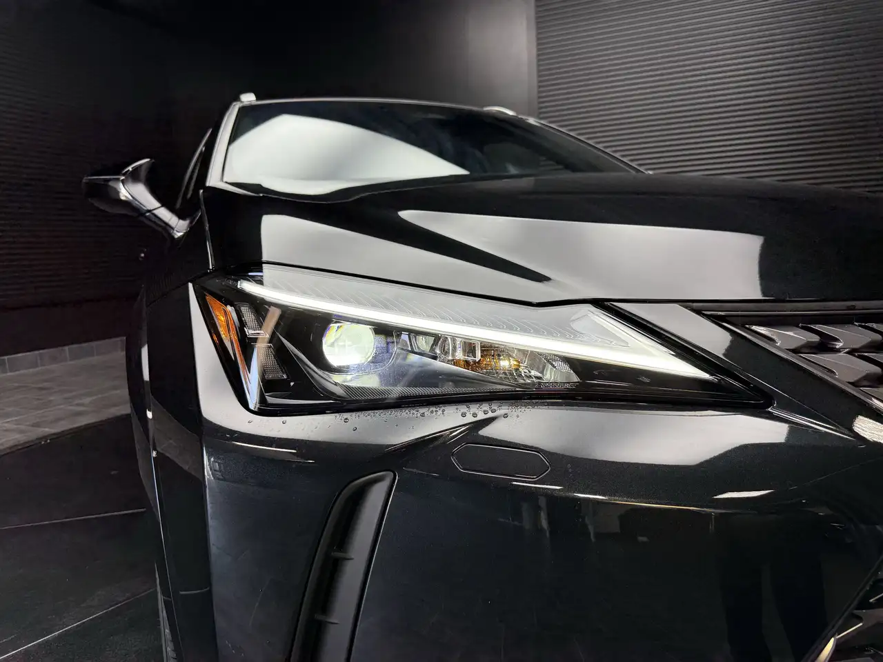 Lexus UX снимка Lexus UX