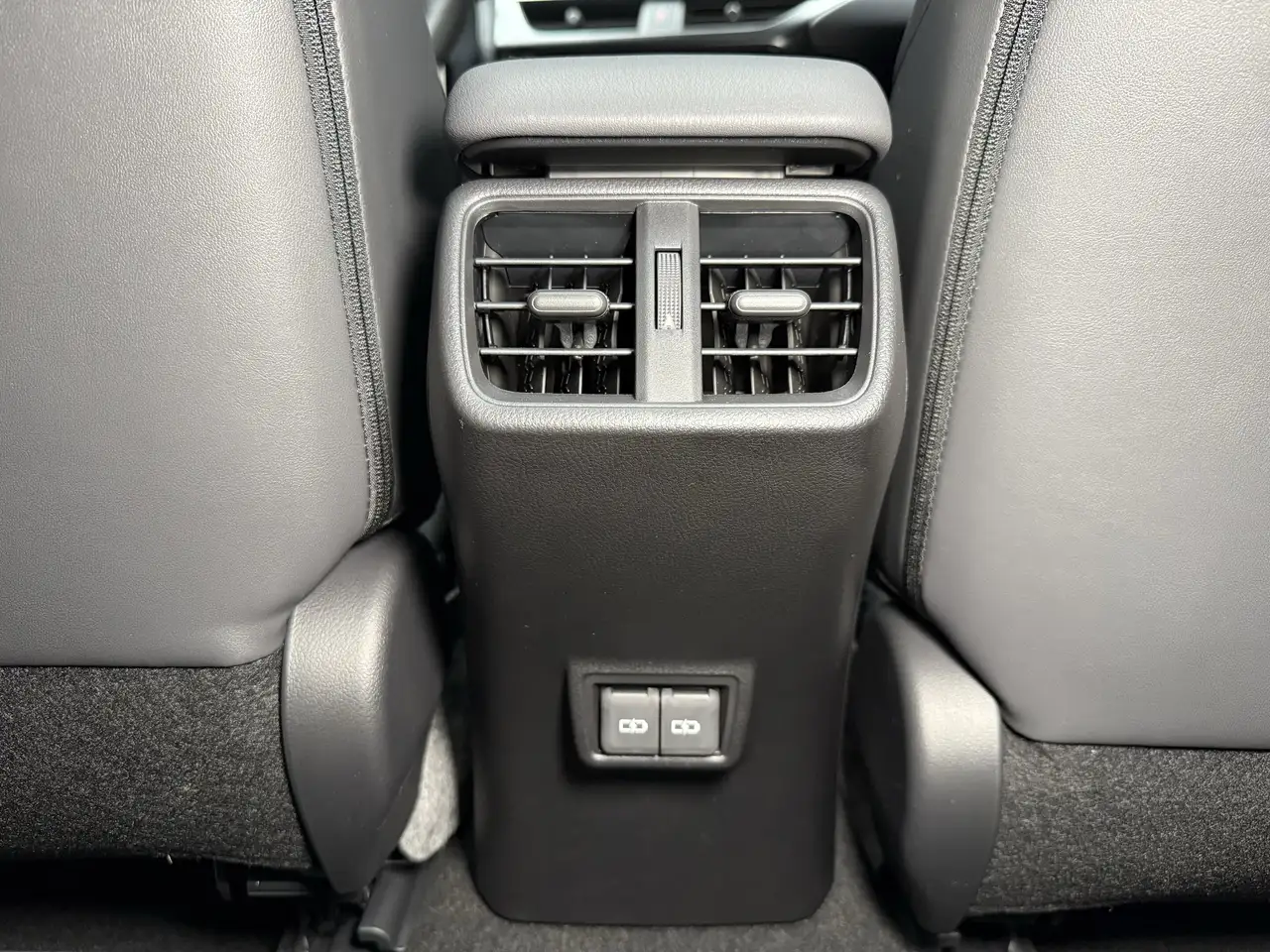 Lexus UX снимка Lexus UX