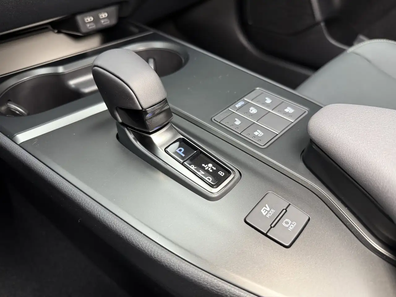 Lexus UX снимка Lexus UX