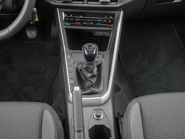 Volkswagen Polo view 14