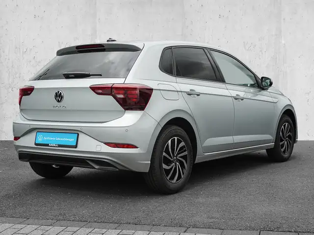 Volkswagen Polo view 4