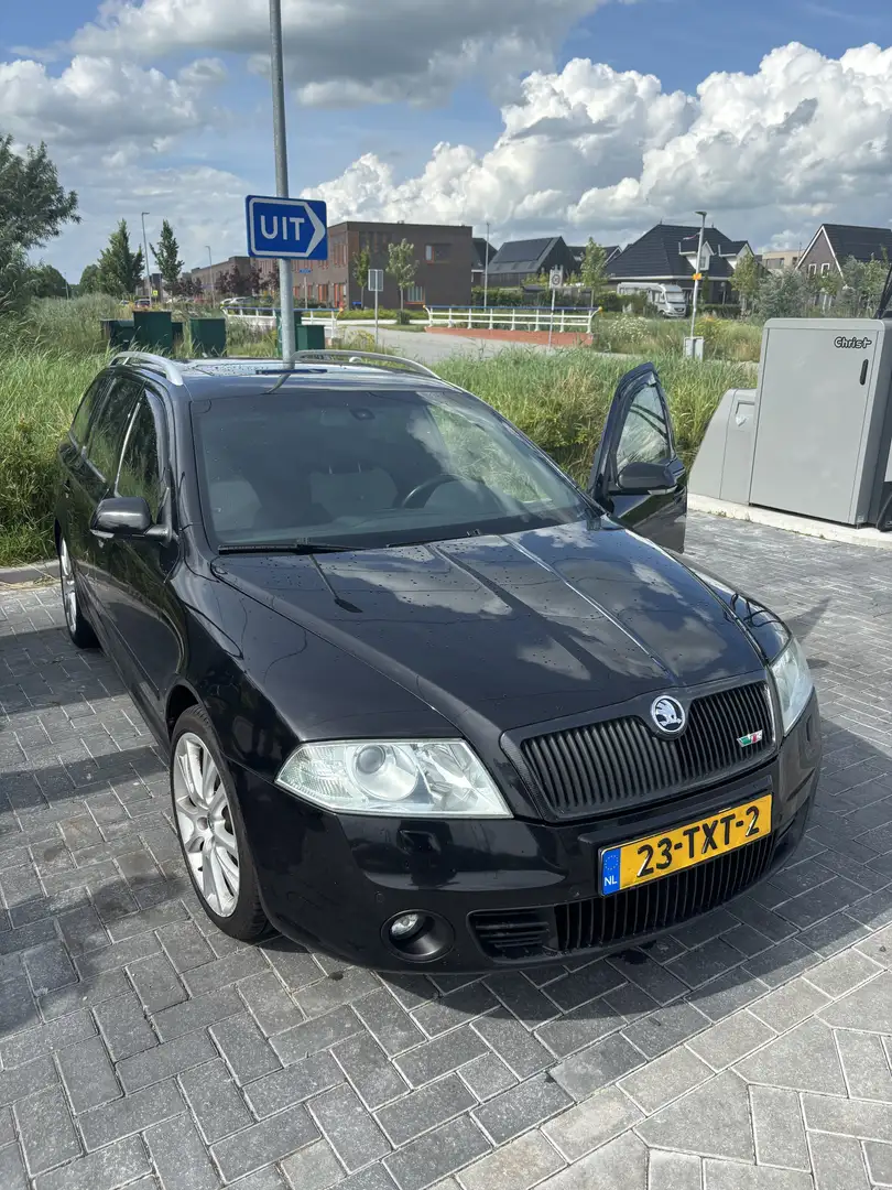 Skoda Octavia 2.0 TFSI RS Zwart - 2