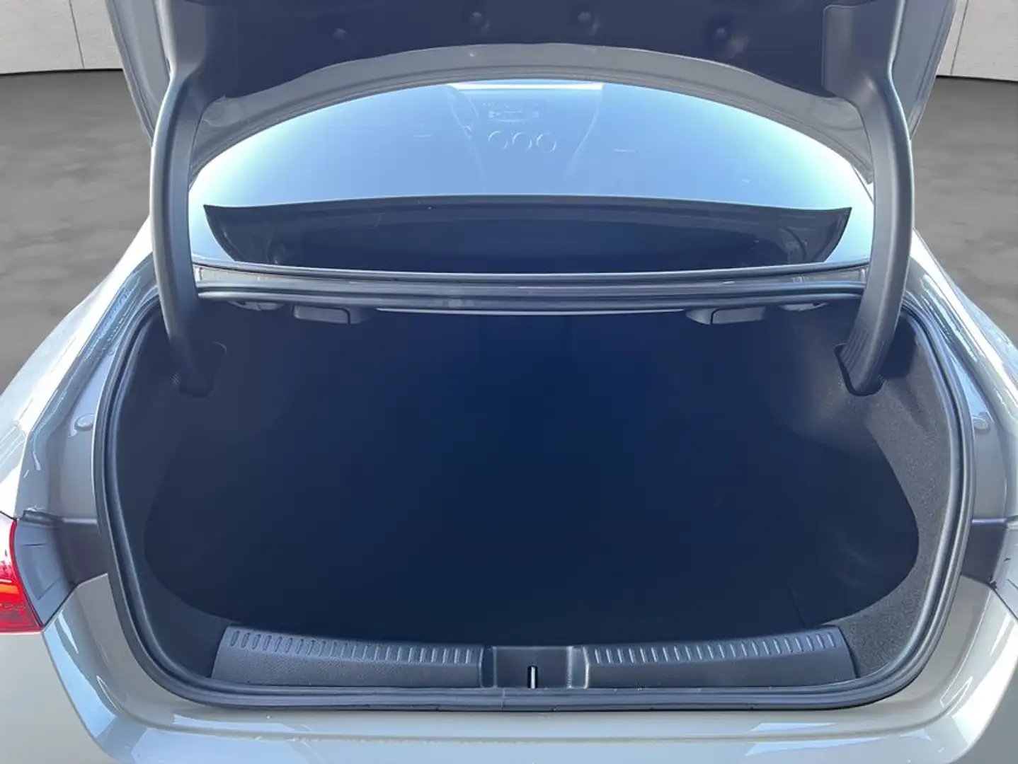 Mercedes-Benz CLA 180 CLA Gris - 2