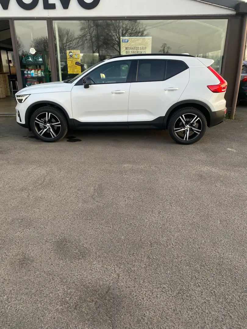 Volvo XC40 B3 B DKG Plus Dark,pano dak,19”velgen,pilot assi Blanc - 2