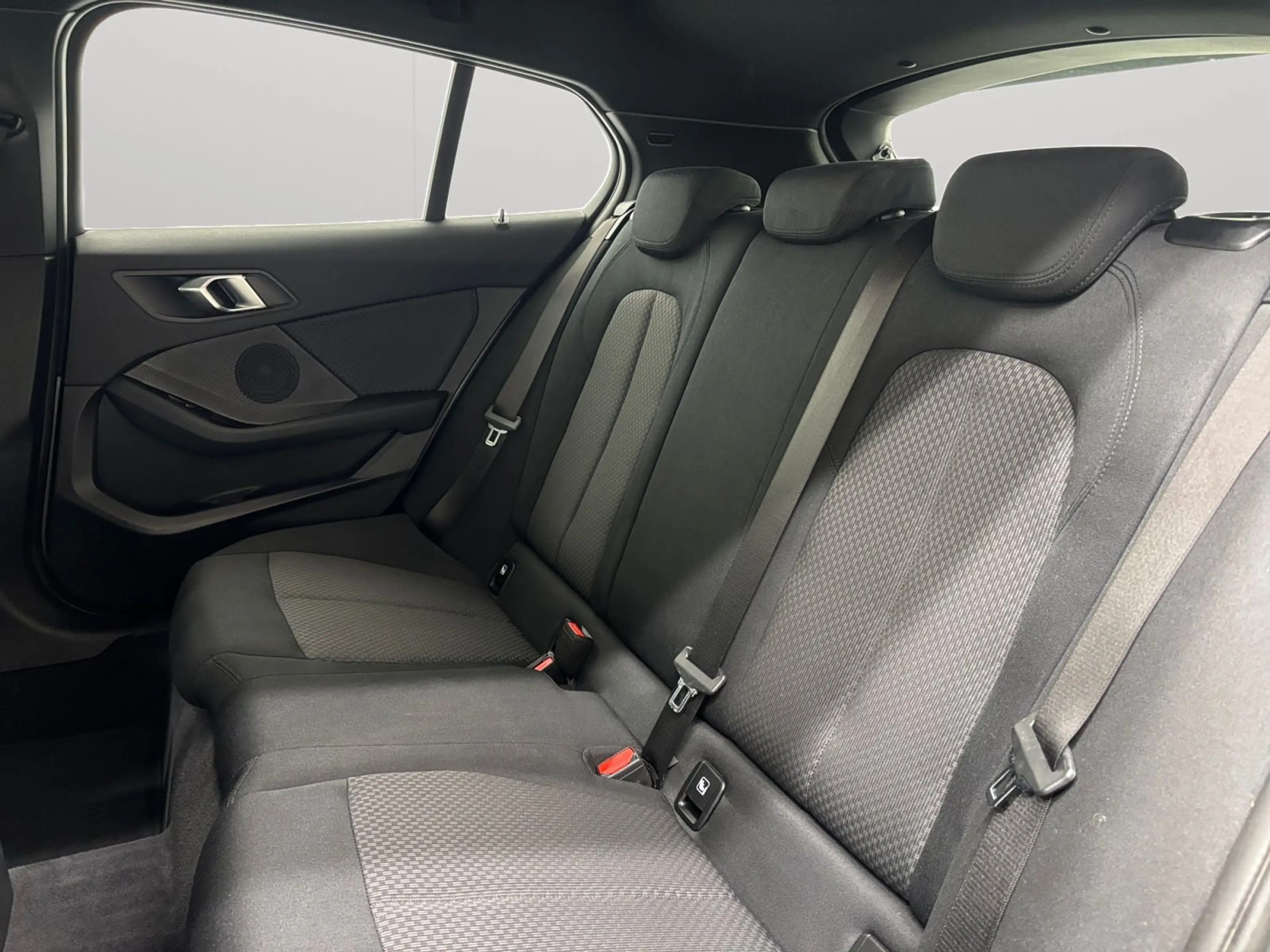 BMW 118 118i — photo 9